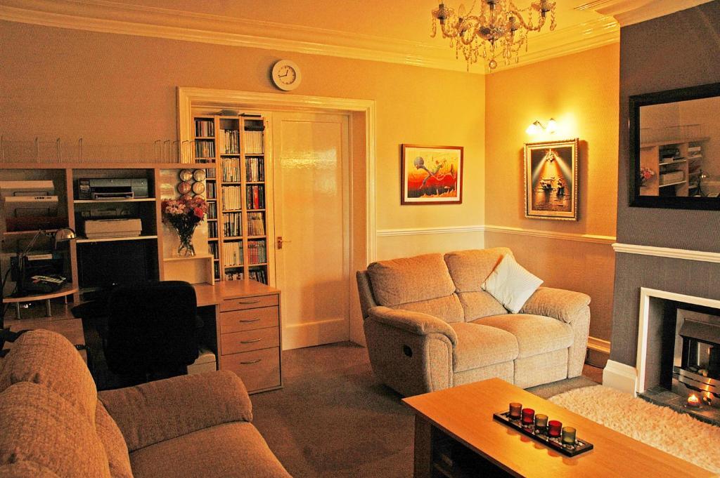 Pitreavie Guest House Данфермлин Экстерьер фото